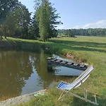 Klid Na Kraji Lesa V Ceske Kanade - Cely Dum * Nová Bystřice