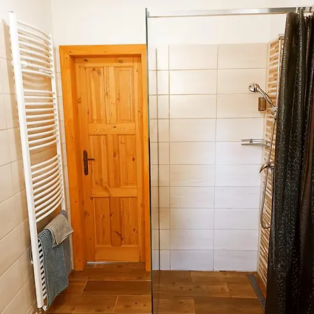 Klidna Lokalita Na Kraji Lesa, Cely Dum S Uschovnu Kol Holiday home Nova Bystrice