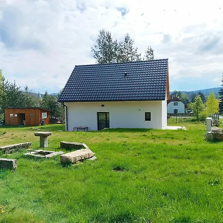 Holiday home Klidna Lokalita Na Kraji Lesa, Cely Dum S Uschovnu Kol