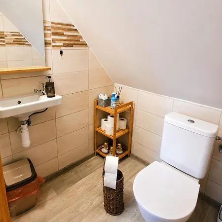 Klid Na Kraji Lesa V Ceske Kanade - Cely Dum * Nová Bystřice